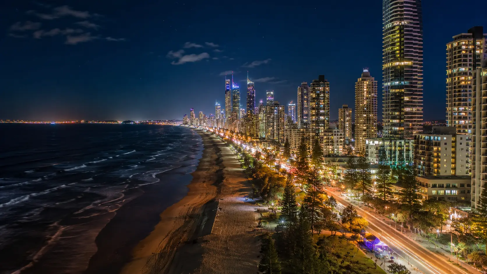 Gold Coast & Brisbane - Sunrise Shores & River City Elegance - Australia Photo 4